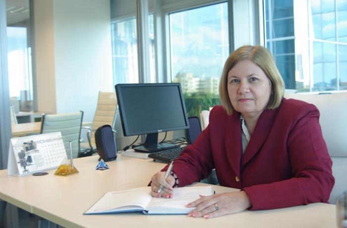 Directora del CECMED MSc. Olga Lidia Jacobo Casanueva
