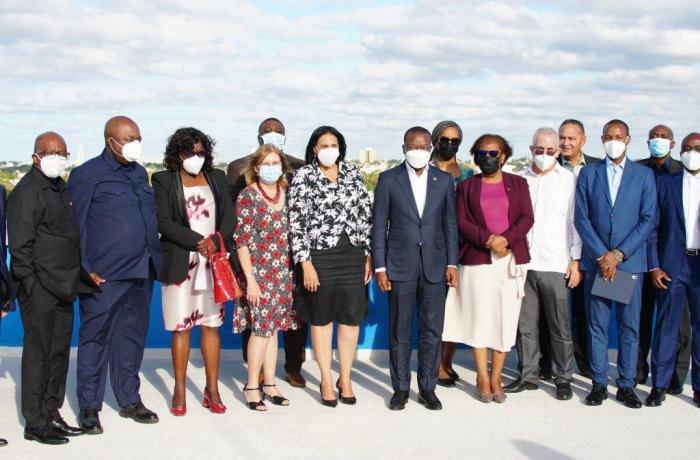 Visita al CECMED del Ministro de Estado y Jefe de la Casa Civil de la Presidencia de Angola