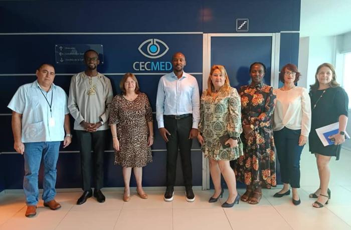 Visita el CECMED el ministro de Salud de la República de Rwanda