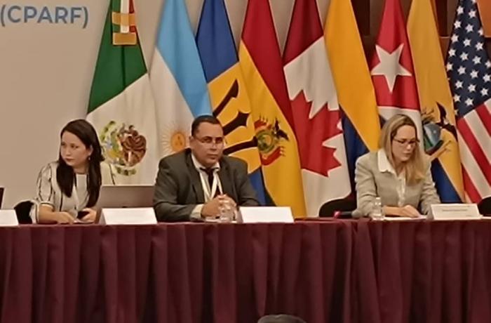 Representación cubana por parte del cecmed en mesa de ponentes