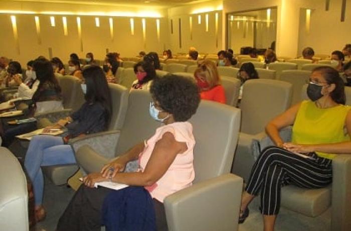 Sesionó en CECMED Taller “Actualidad y Retos de la Reglamentación en el CECMED”