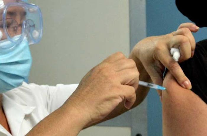 Emite el CECMED dictamen positivo a favor de la dosis de refuerzo.