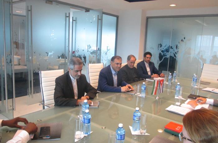 Visita CECMED, delegación de alto nivel de la República de Irán